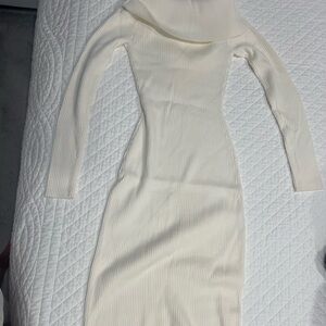Elegant Cream Ribbed Maxi Dress
Abercrombie&fitch